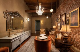 Hotel Cleo