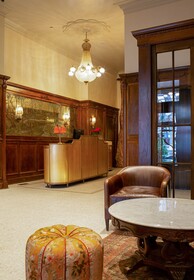 Hotel Cleo