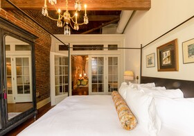 Hotel Cleo