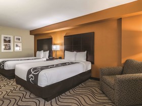 La Quinta Inn & Suites by Wyndham Knoxville Papermill