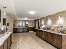 La Quinta Inn & Suites by Wyndham Knoxville Papermill