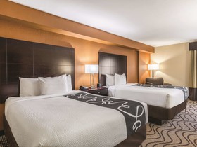 La Quinta Inn & Suites by Wyndham Knoxville Papermill
