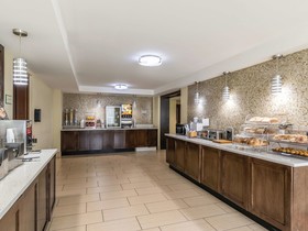 La Quinta Inn & Suites by Wyndham Knoxville Papermill