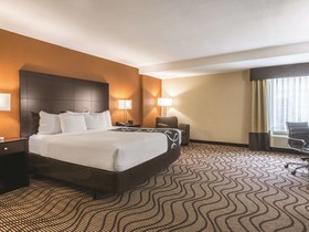 La Quinta Inn & Suites by Wyndham Knoxville Papermill