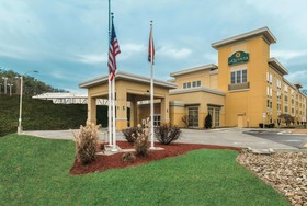 La Quinta Inn & Suites by Wyndham Knoxville Papermill
