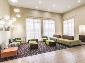 La Quinta Inn & Suites by Wyndham Knoxville Papermill