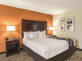 La Quinta Inn & Suites by Wyndham Knoxville Papermill