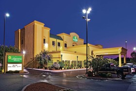 La Quinta Inn & Suites by Wyndham Knoxville East