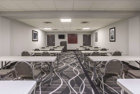 La Quinta Inn & Suites by Wyndham Knoxville East