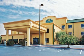 La Quinta Inn & Suites by Wyndham Knoxville East