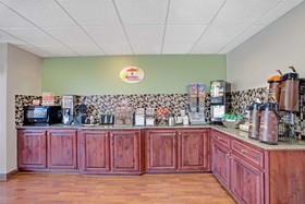 Super 8 by Wyndham Knoxville East