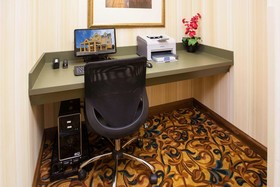 La Quinta Inn & Suites by Wyndham Lebanon