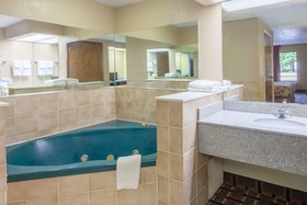 SureStay Hotel by Best Western Lenoir City