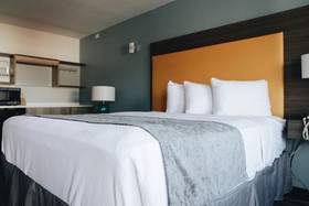 Budgetel Inn & Suites