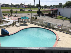 Budgetel Inn & Suites
