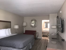 Budgetel Inn & Suites