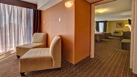 Clarion Hotel & Suites Conference Center Memphis Airport
