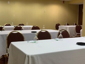 Clarion Hotel & Suites Conference Center Memphis Airport