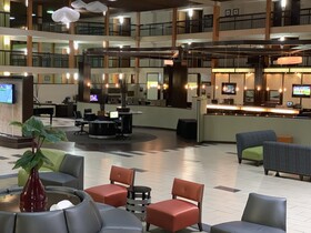 Clarion Hotel & Suites Conference Center Memphis Airport