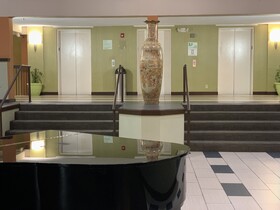 Clarion Hotel & Suites Conference Center Memphis Airport