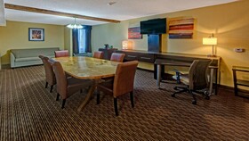 Clarion Hotel & Suites Conference Center Memphis Airport
