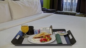 Clarion Hotel & Suites Conference Center Memphis Airport