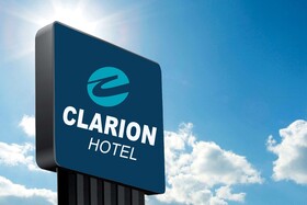 Clarion Hotel & Suites Conference Center Memphis Airport