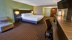Clarion Hotel & Suites Conference Center Memphis Airport