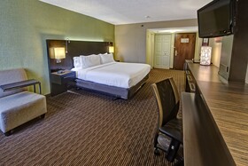 Clarion Hotel & Suites Conference Center Memphis Airport