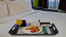 Clarion Hotel & Suites Conference Center Memphis Airport