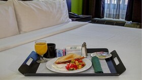Clarion Hotel & Suites Conference Center Memphis Airport
