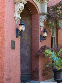 Downtown Memphis Shellcrest Apartments