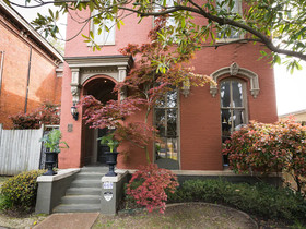 Downtown Memphis Shellcrest Apartments