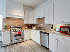 Downtown Memphis Shellcrest Apartments