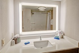 Holiday Inn Express & Suites Memphis Southwind