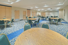 Holiday Inn Express & Suites Memphis Southwind