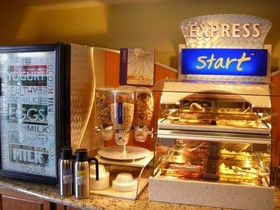 Holiday Inn Express & Suites Memphis Southwind