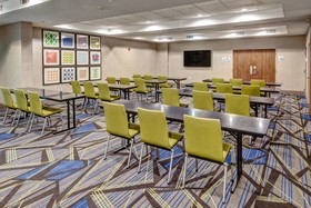 Holiday Inn Express & Suites Memphis Southwind