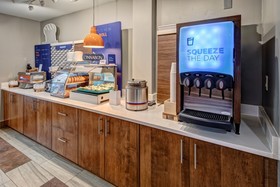 Holiday Inn Express & Suites Memphis Southwind