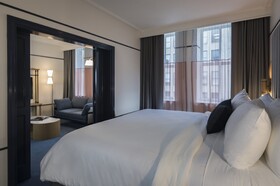 Hu. Hotel