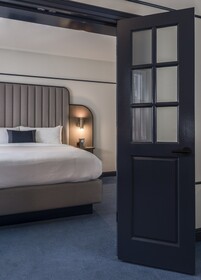 Hu. Hotel