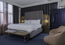 Hu. Hotel