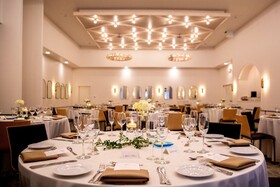 Hu. Hotel