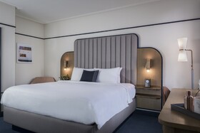 Hu. Hotel