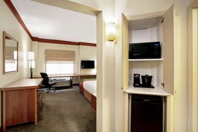 Holiday Inn Express & Suites Memphis East