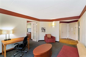 Holiday Inn Express & Suites Memphis East