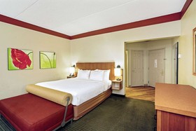 Holiday Inn Express & Suites Memphis East