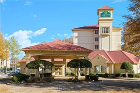 Holiday Inn Express & Suites Memphis East