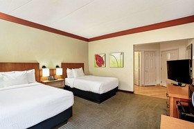 Holiday Inn Express & Suites Memphis East