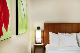 Holiday Inn Express & Suites Memphis East